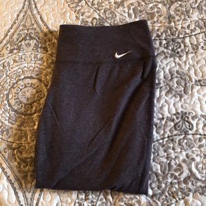 Nike cropped dri fit leggings